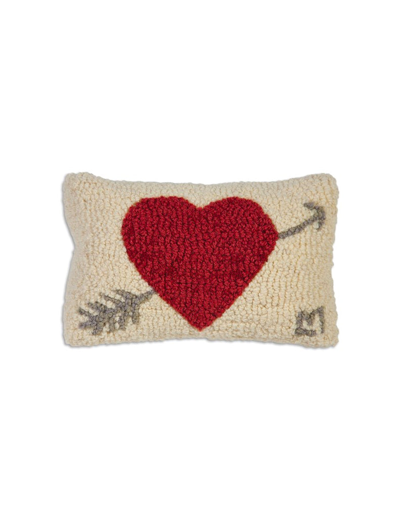 CHANDLER 4 CORNERS 8x12 Hook Pillow Heart & Arrow